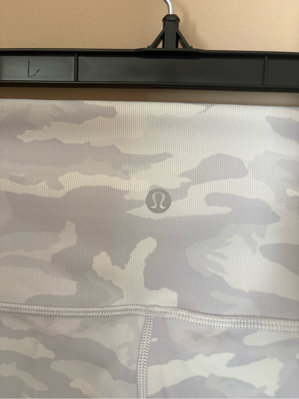 Lululemon Women’s Grey & White Camo High-Waist Leggings Sz 6 - Picture 4 of 5